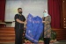 Acara Kemenparekraf Kadisbudpar Berikan Cinderamata Batik Batam Ikan Marlin